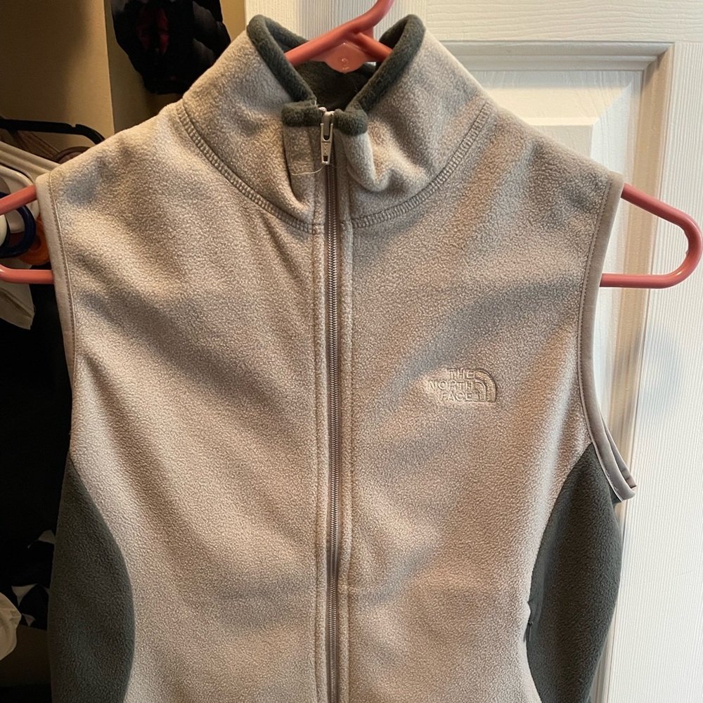 North Face vest Size S